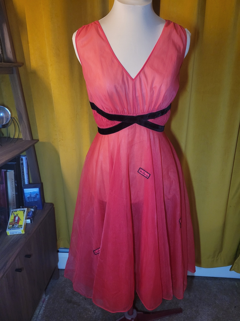 Vtg Red And Black Negligee